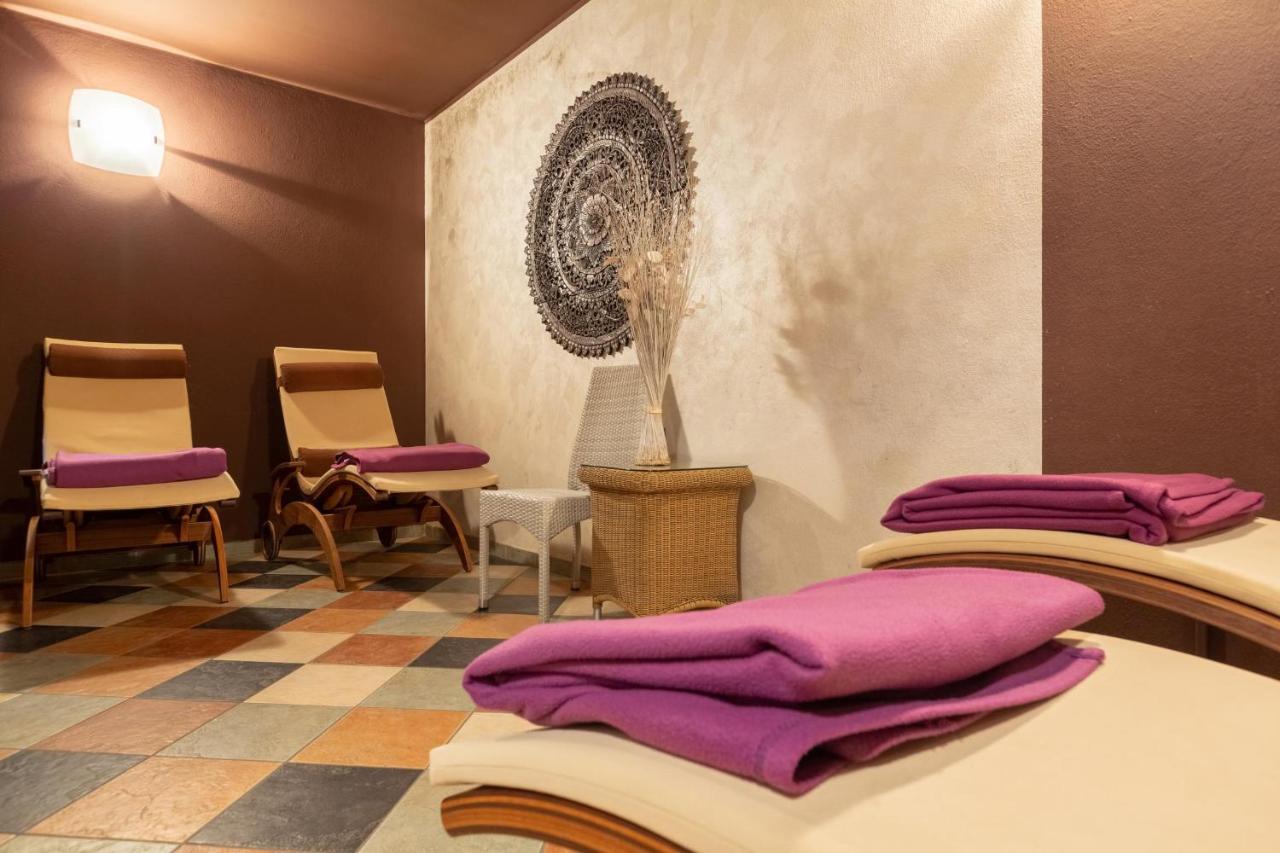 Aktivhotel Santalucia Torbole Sul Garda Exterior foto